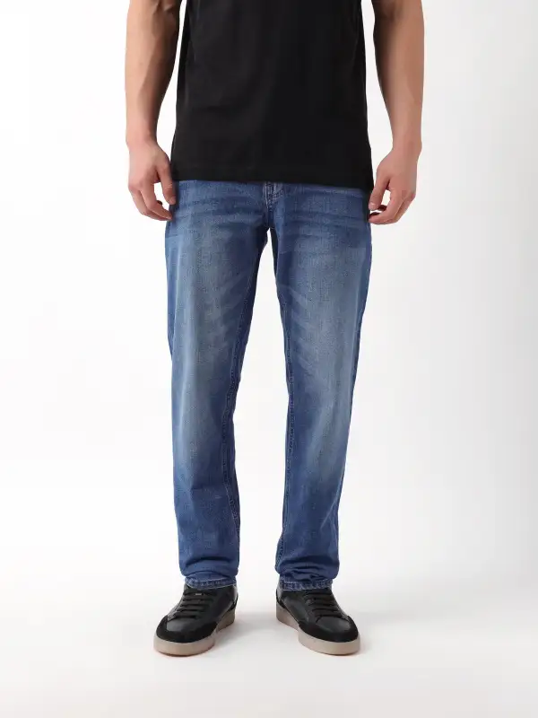Streamlined Stretch Pocket Lightweight Jeans