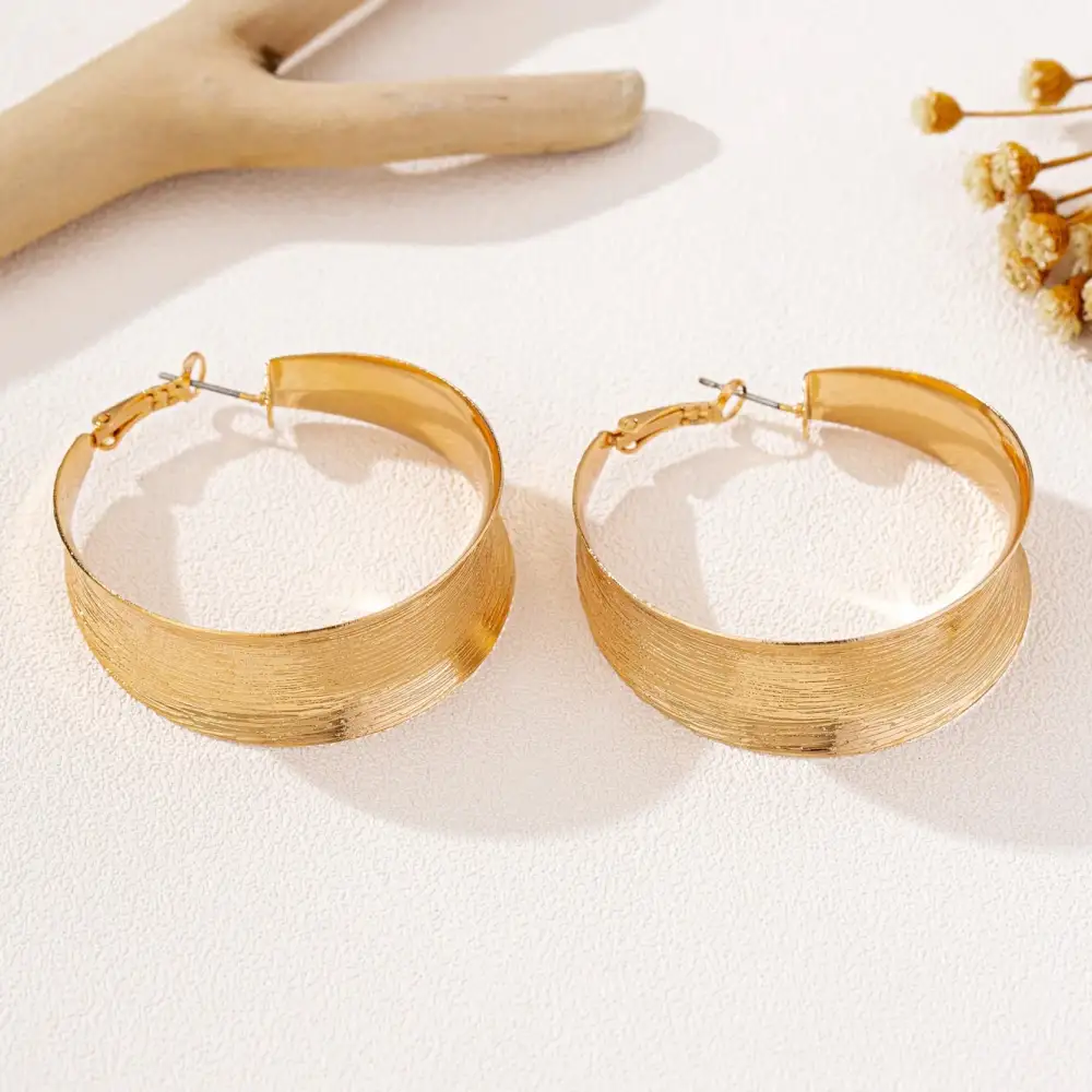 Geometric Hoop Hoop Earrings