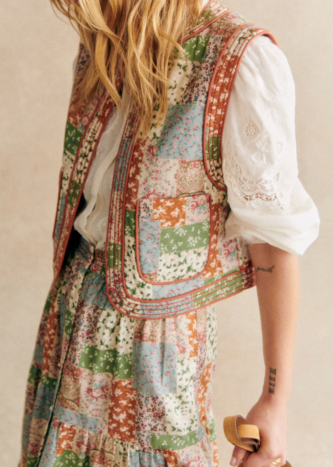 Cropped Sleeveless Printed Quilted Jacket