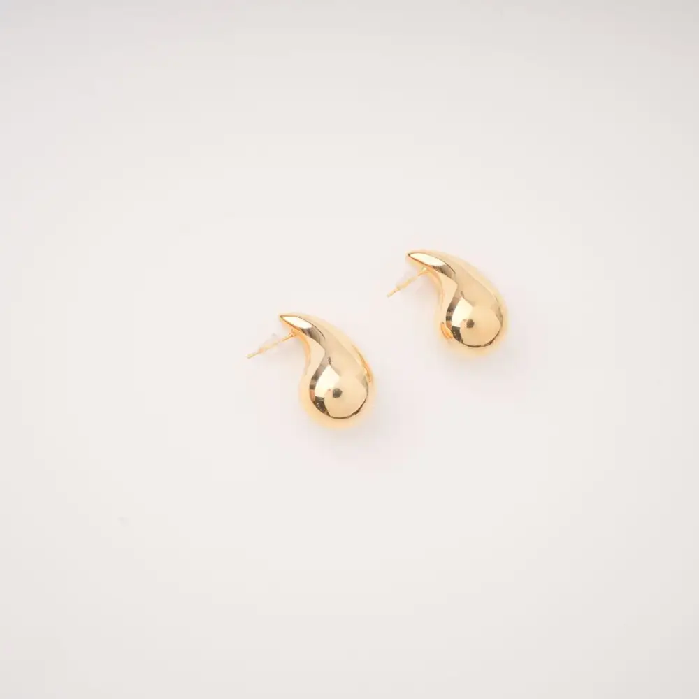 teardrop stud earrings