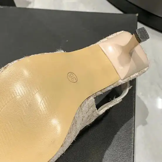 Polished Pointed-Toe Classic Pumps