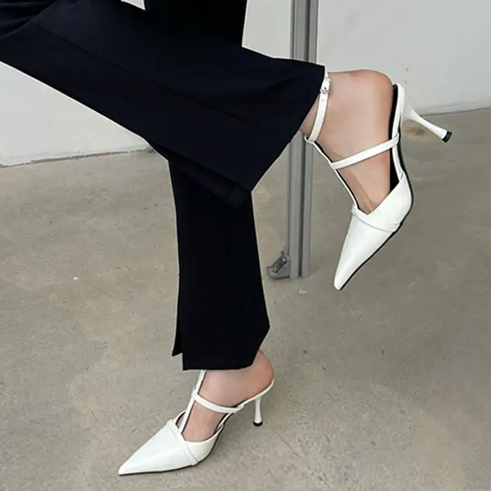 Drama Dealer Pointed Heels