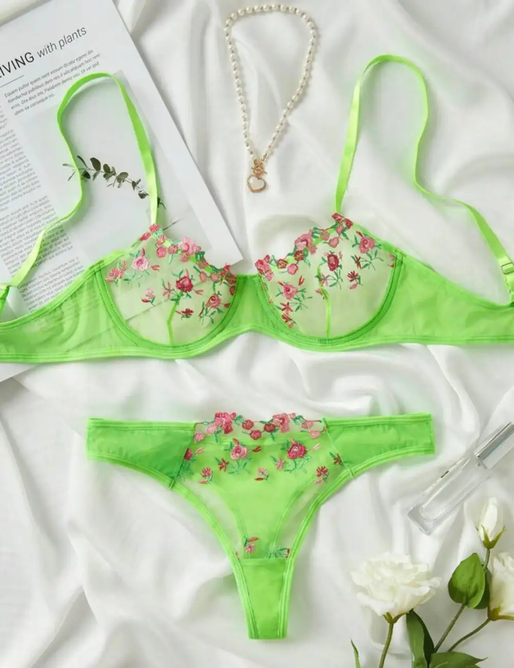 Detailed Floral Embroidered Lingerie Set