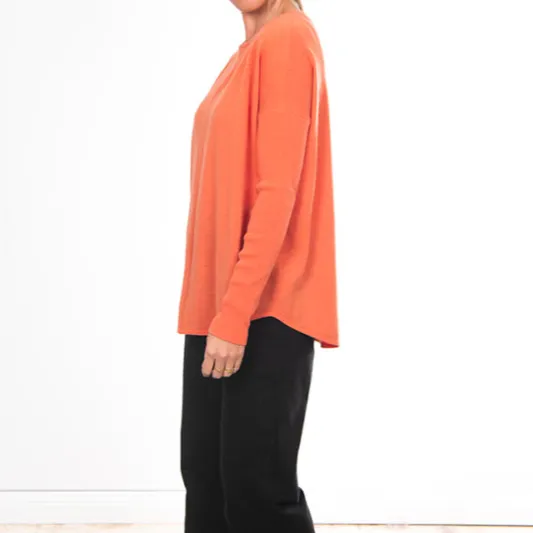 Refined Merino Cashmere Crew Neck Curved Hem Pullover