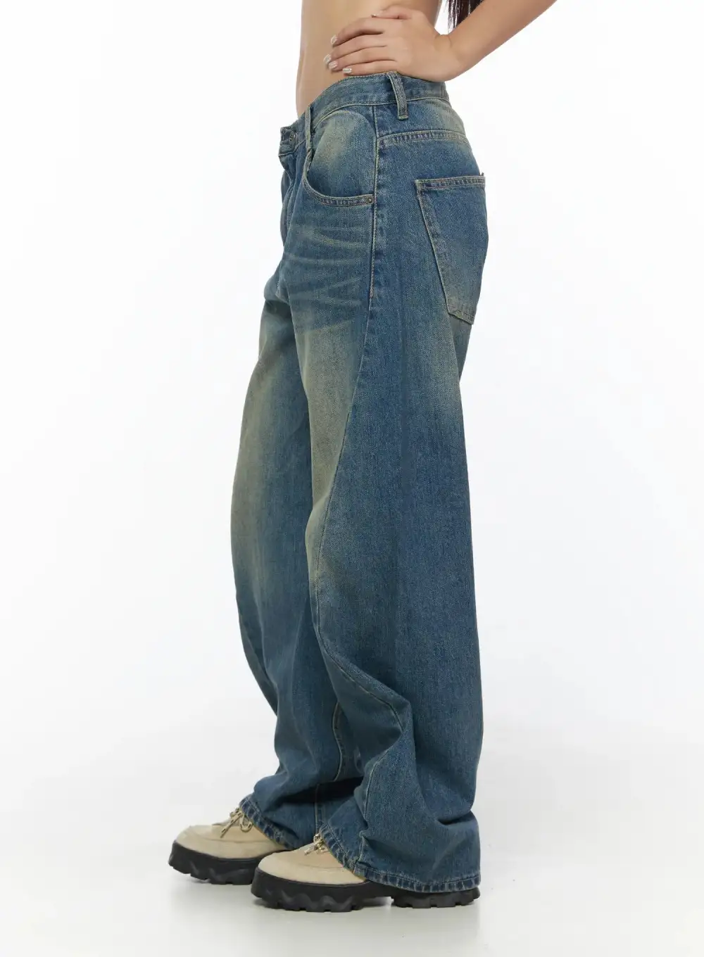 Wide-Fit Streetwear Low-Rise Baggy Jeans