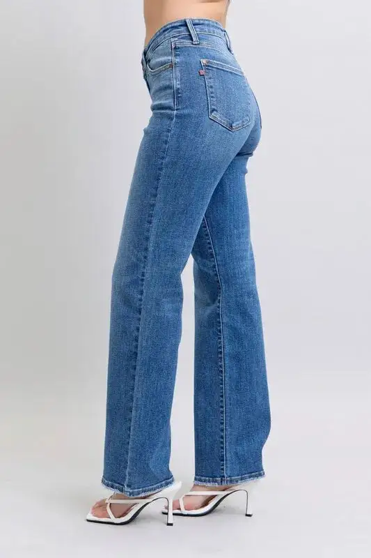 High-Waist Relaxed Vintage-Wash Pocketed Straight Leg Jeans