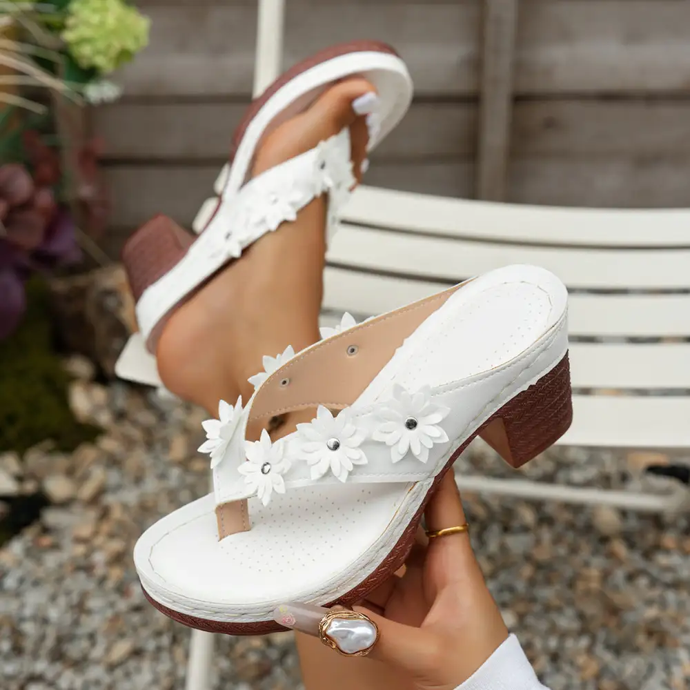 Round Toe Block Heel Sandals