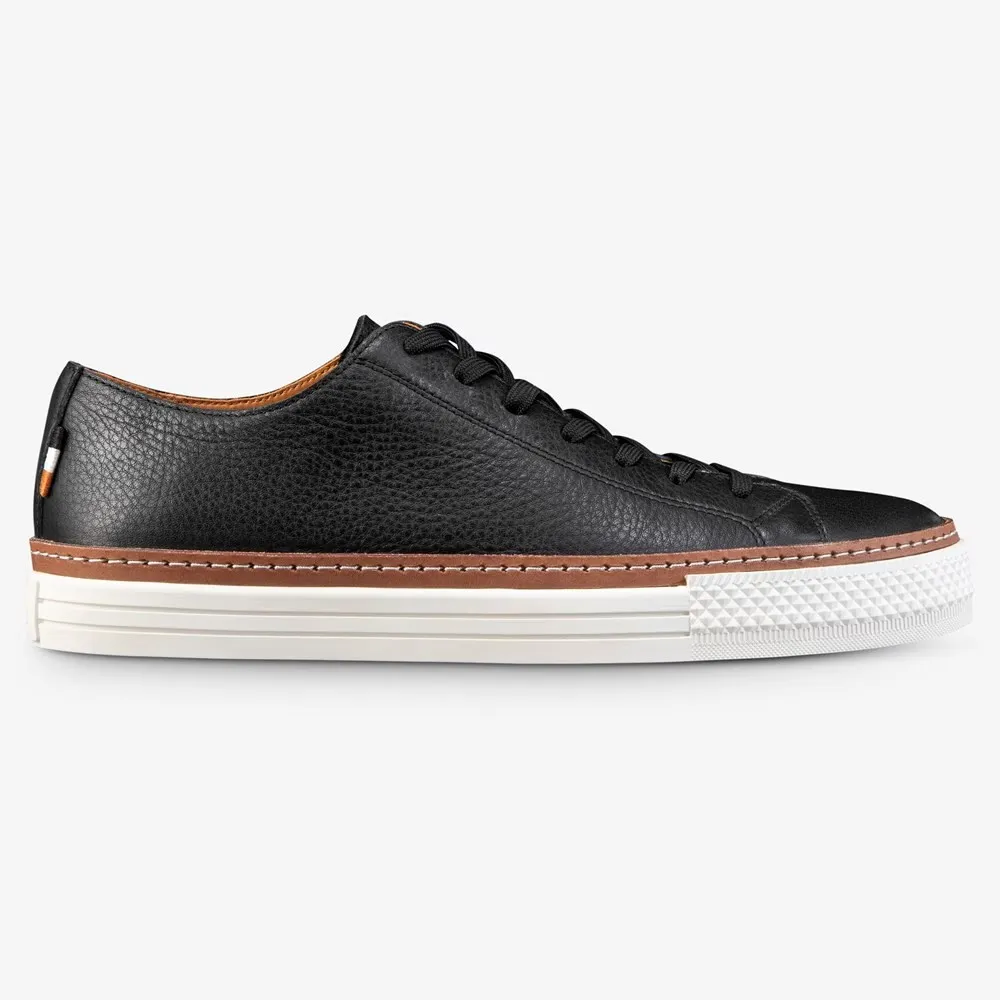 Relaxed Fit Casual Style Pull-On Sneaker