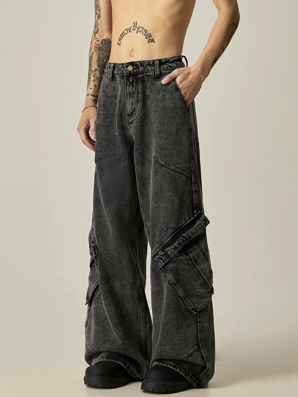 Cargo-Pocket Ultra-Wide Jeans