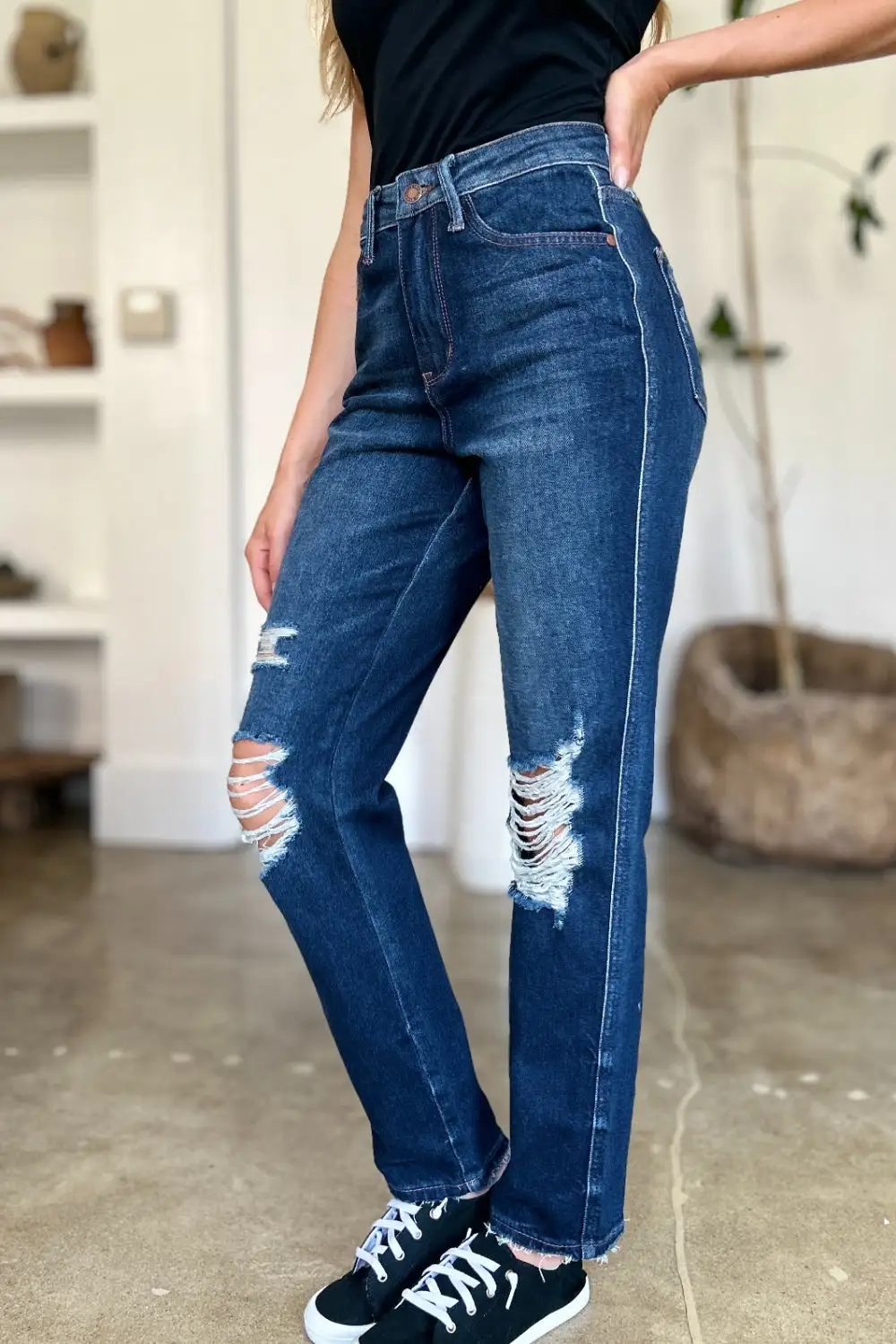 Simple Trim Subtle Texture Denim Jeans