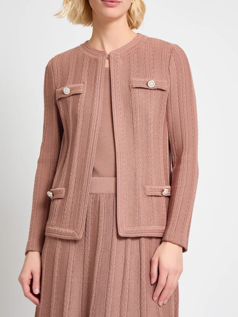 Round Neck Long Sleeved Knitted Knitwear