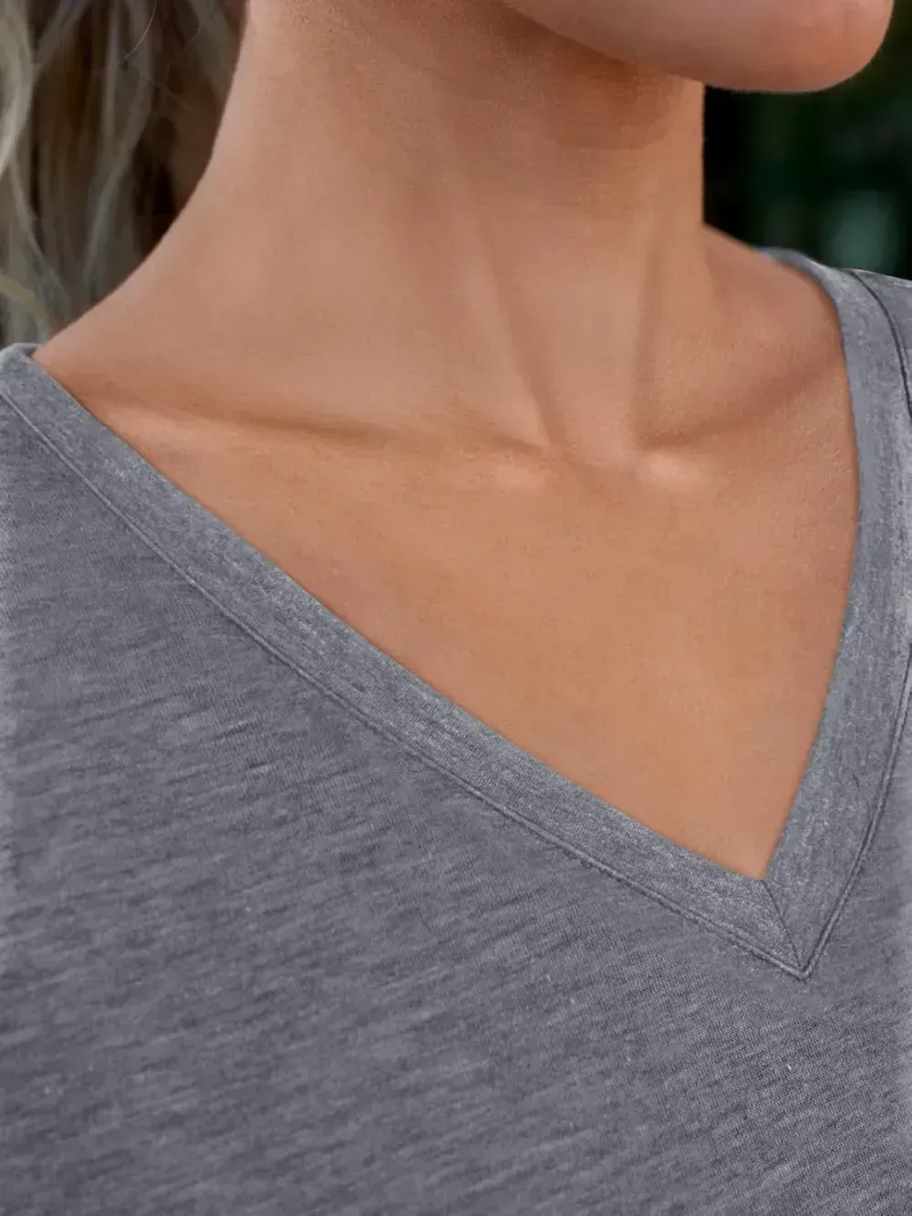 AUTOMET T Shirts Short Sleeve V Neck Tees for Women Fashion Tops Trendy Lightweight Soft Casual Summer Outfits Clothes 2024