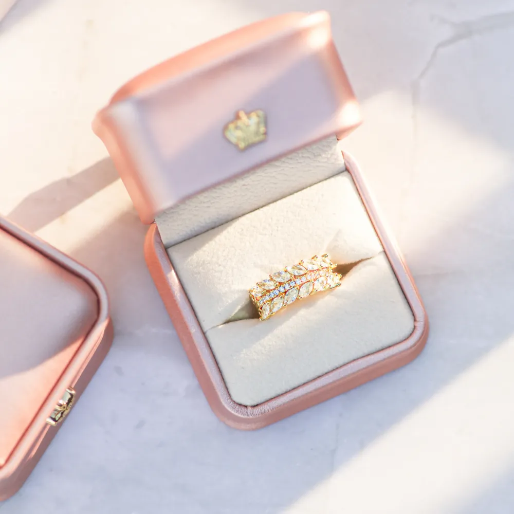Dainty Vine Curved Adjustable Ring