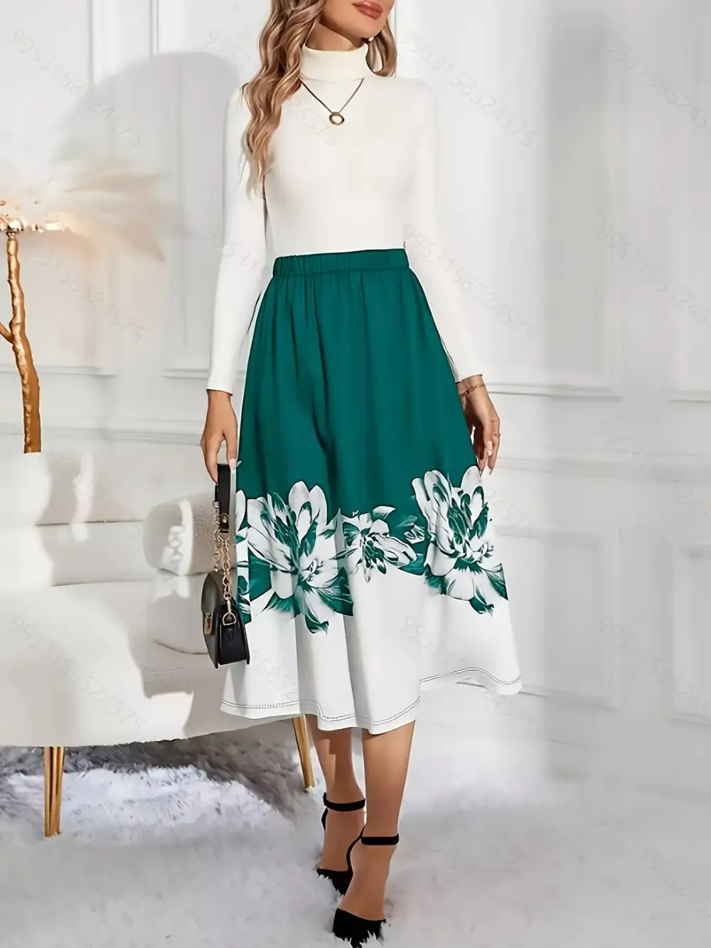 Minimal Line Printed Detail Skirt