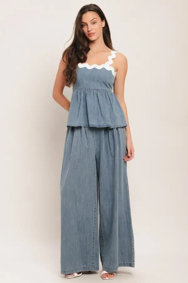Denim Wide Leg Relaxed Fit Pleated Jeans