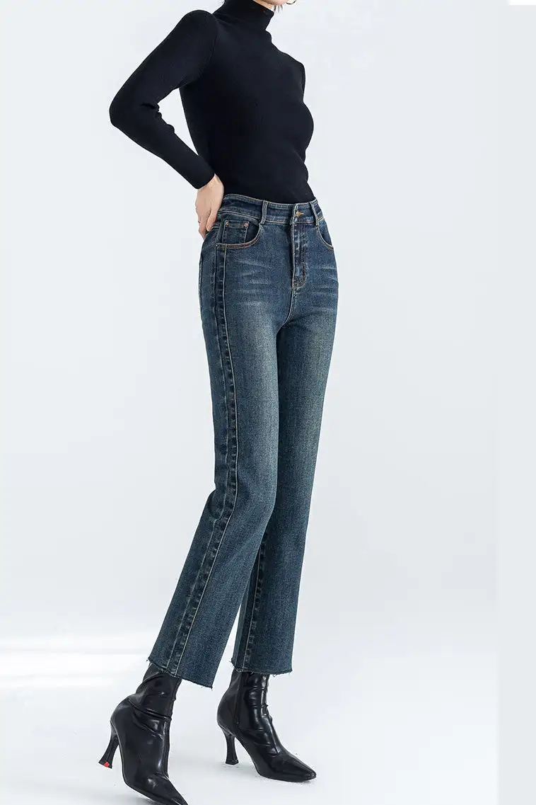 Straight-Leg Cropped Jeans