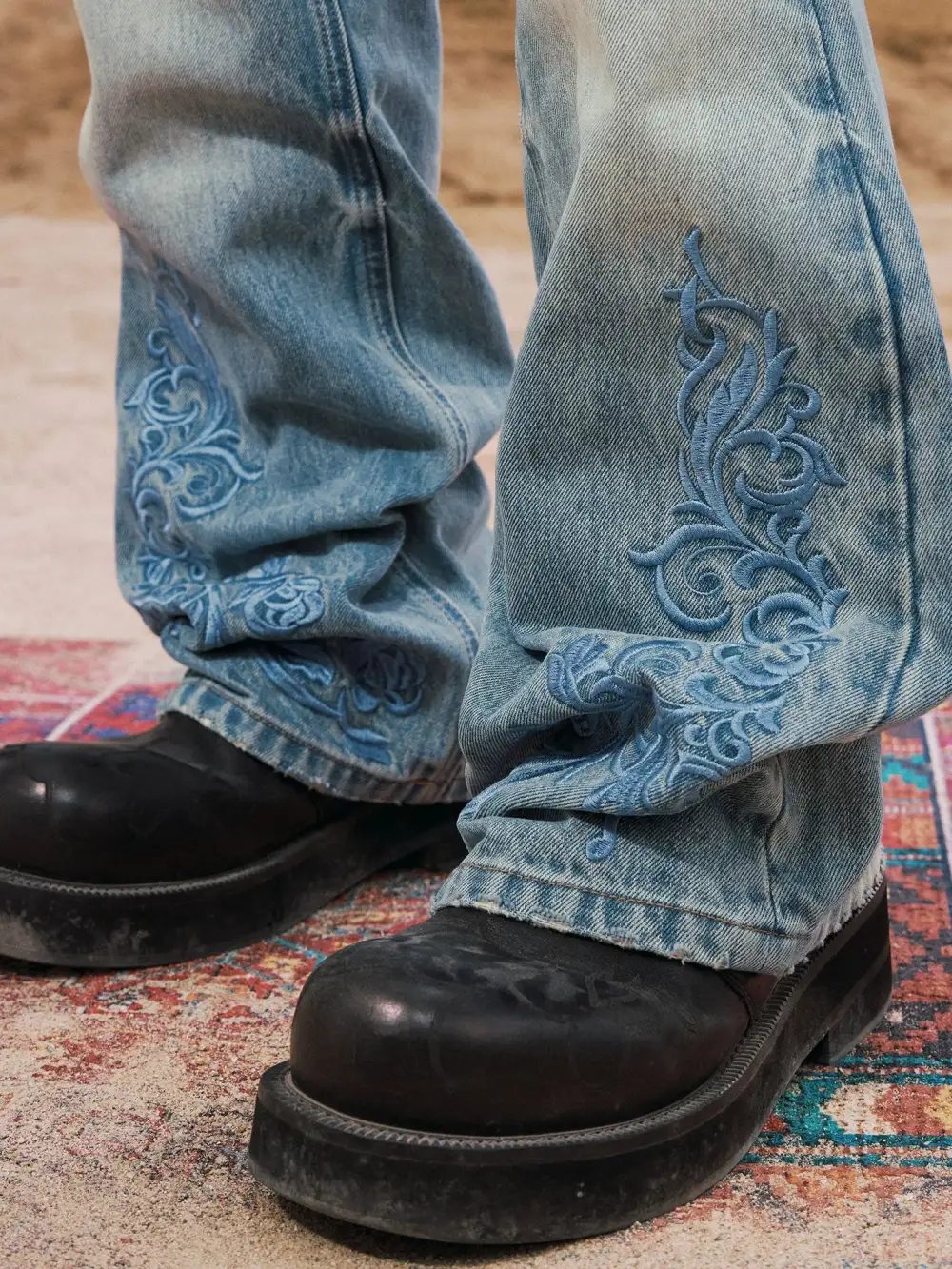 Wide-Leg Hardware-Detail Embroidered Jeans