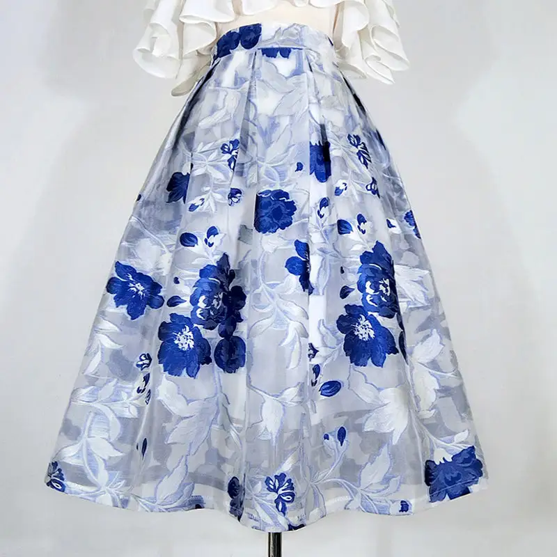 Roomy Outing Embroidered Flared Skirt