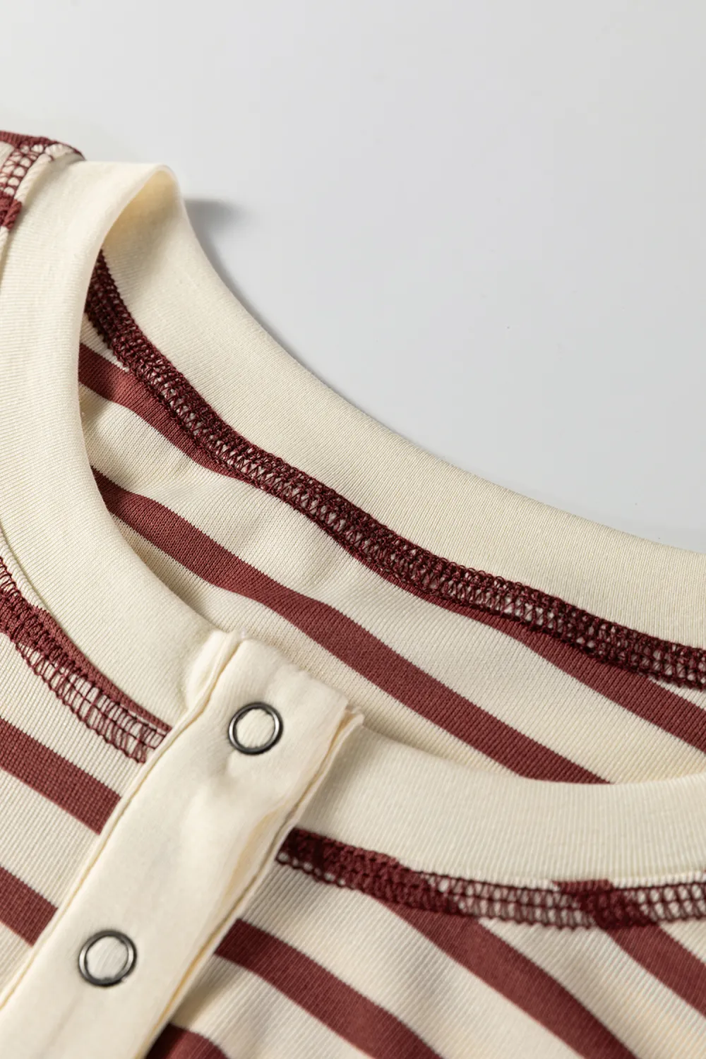 Red Stripe Half Buttons Round Tee