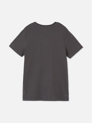 Short Sleeved Graphic T-Shirt detail 1