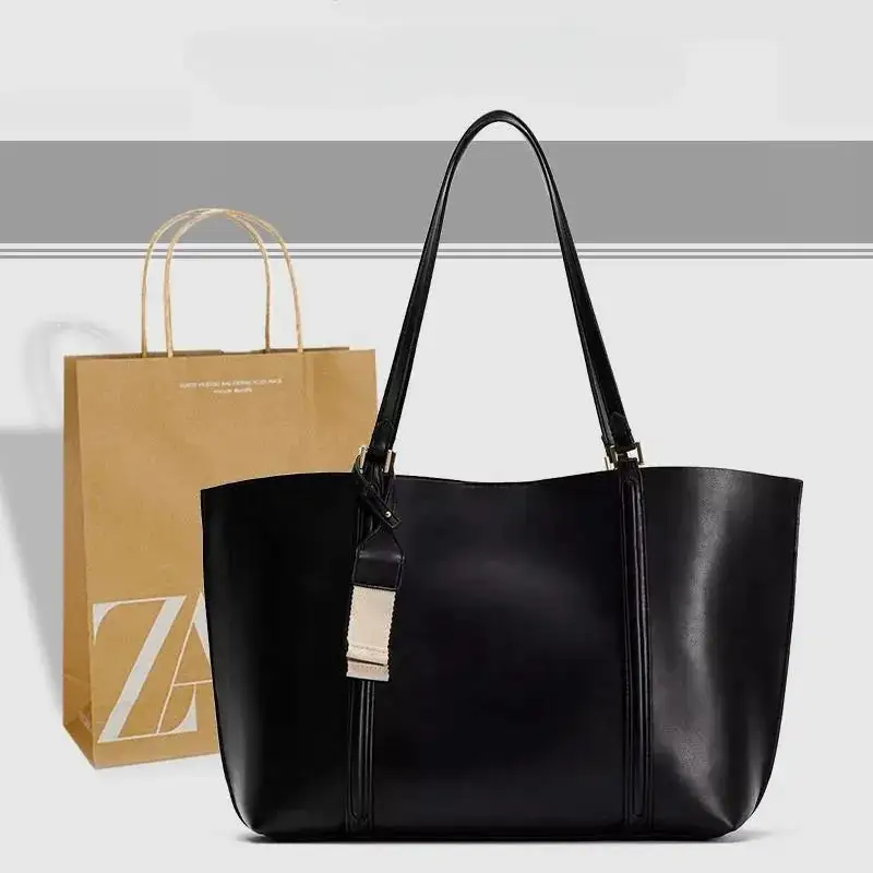 Office Chic: French-Style Minimalist Commuter Tote