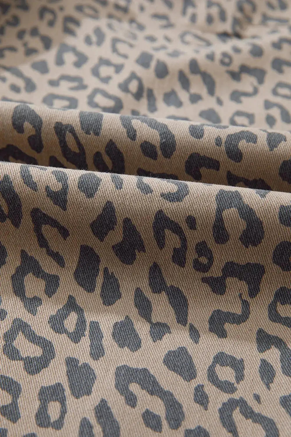 Leopard Printed Drawstring Waist Pocketed Wide Leg Jeans