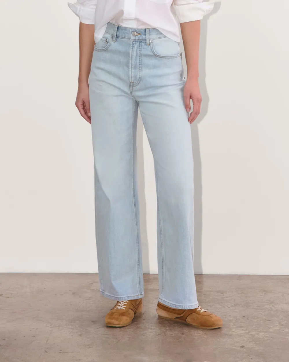 STRAIGHT LEG JEANS