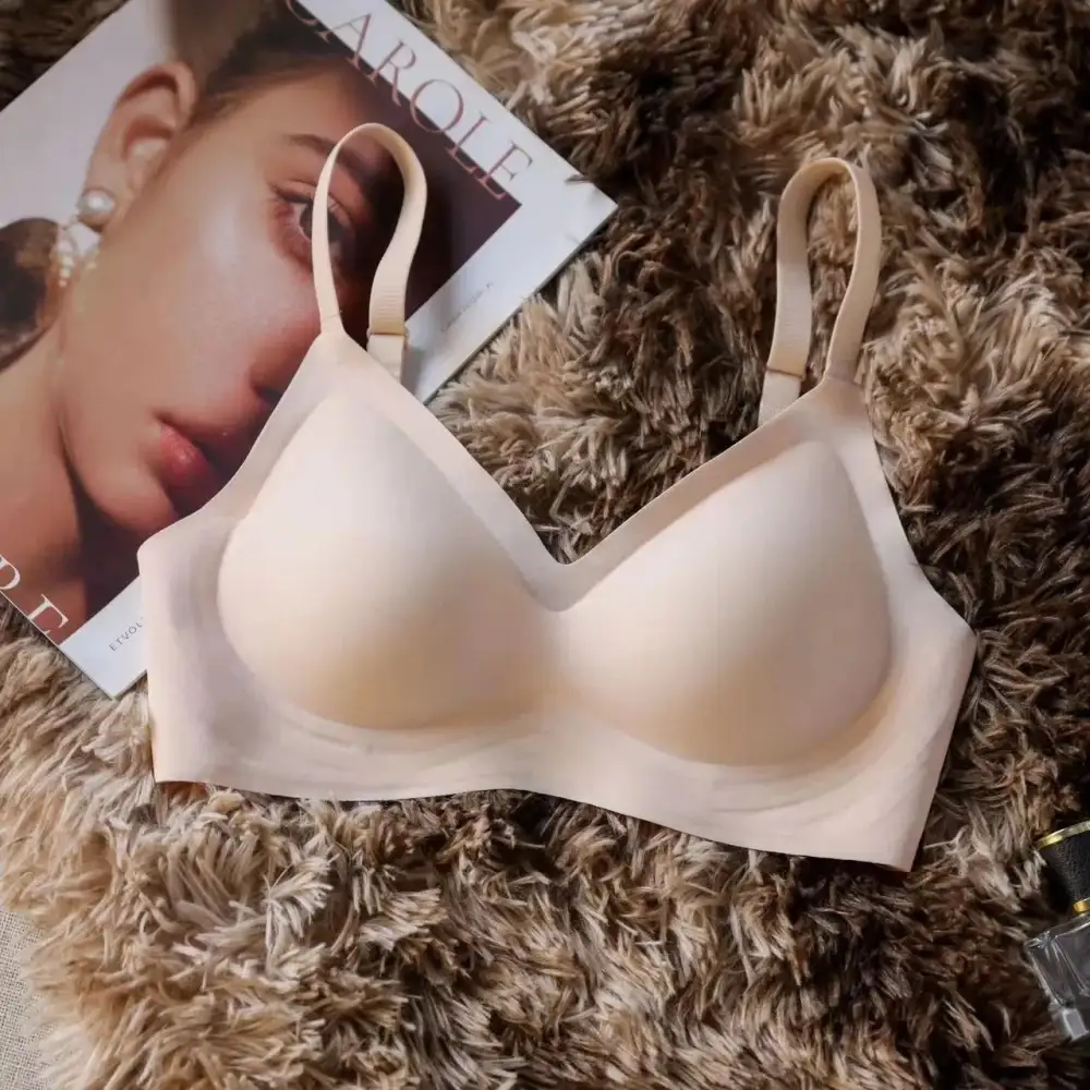 Large-Cup Wireless Minimizer Bra