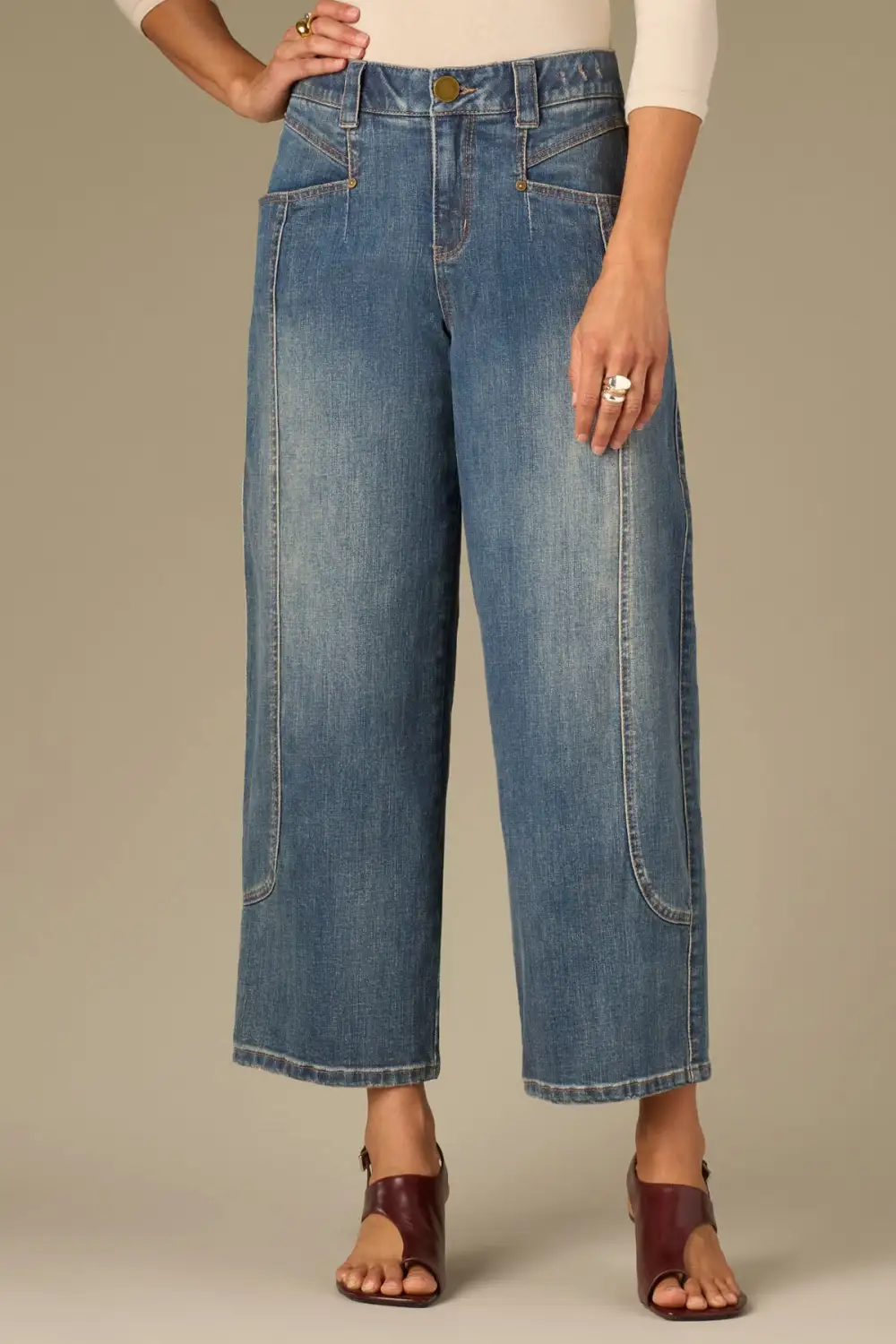 High Rise V-pocket Barely Barrel Petite Jeans Front