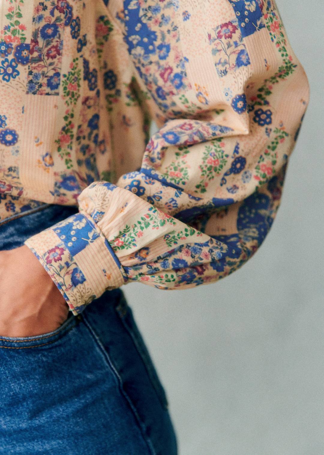 Short-Sleeved Intellectual Embroidered Shirt