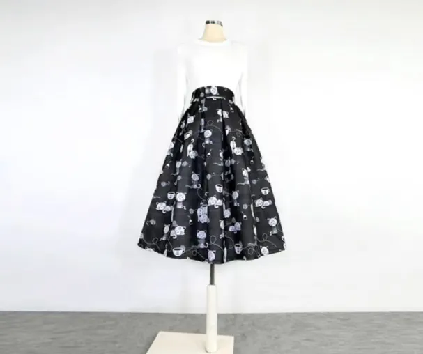 Embroidered Cat Motif Skirt