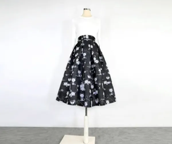 Embroidered Cat Motif Skirt