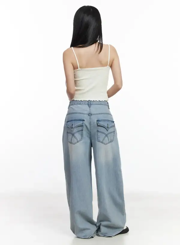 Pocketed Vintage Wide Jeans