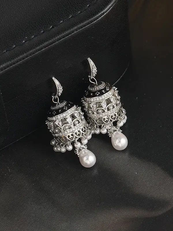 Chic Romantic Drop Earrings