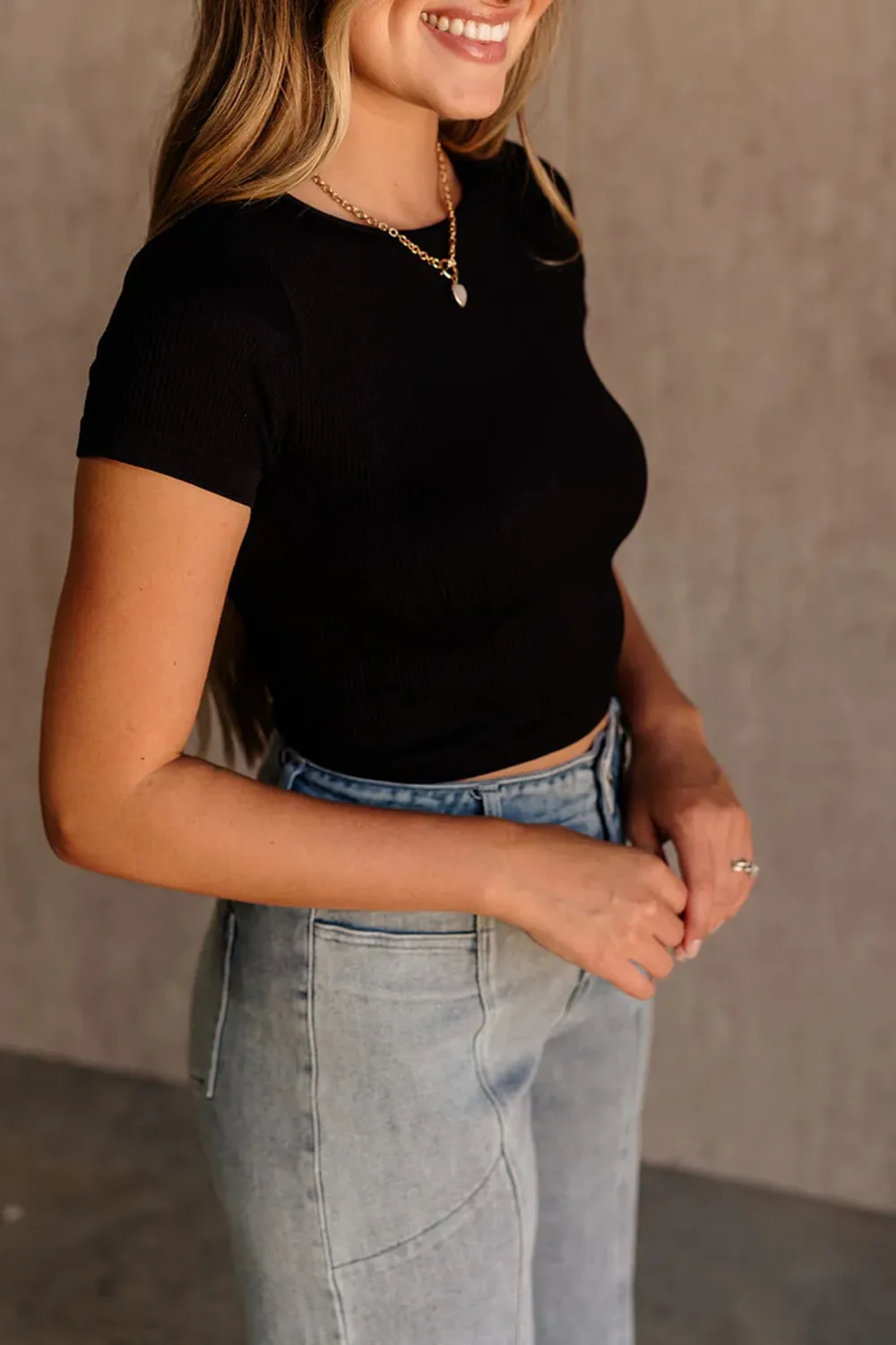 Ribbed Round Neck Cropped T-Shirt