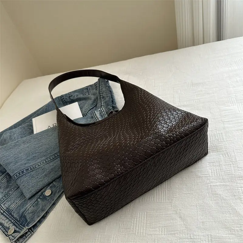 Woven Roomy Casual Shoulder Bag