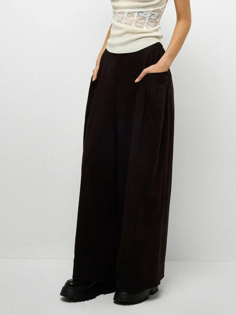 Wide-Leg Relaxed Pants
