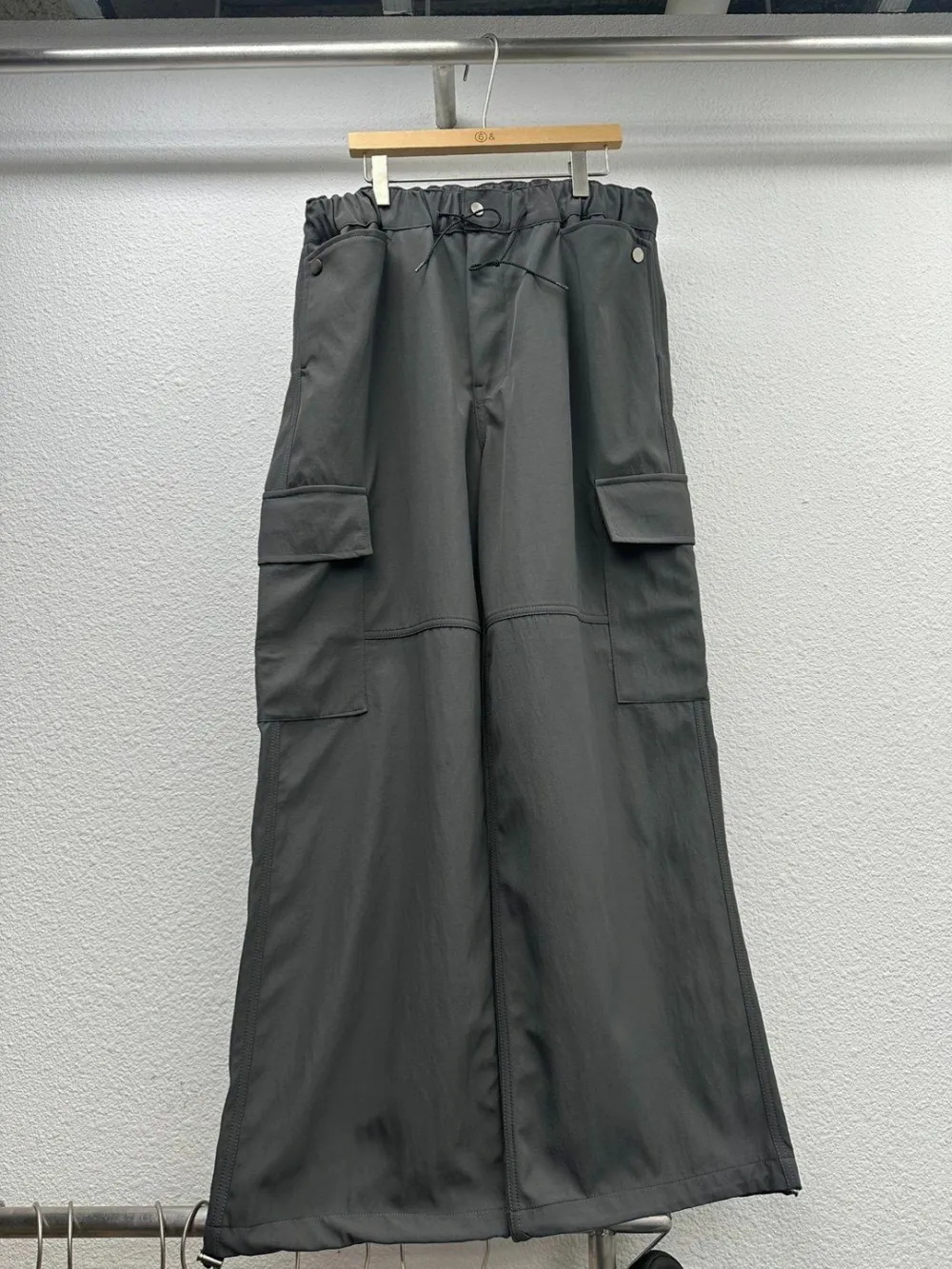 Modern Relaxed Solid Jogger Pants
