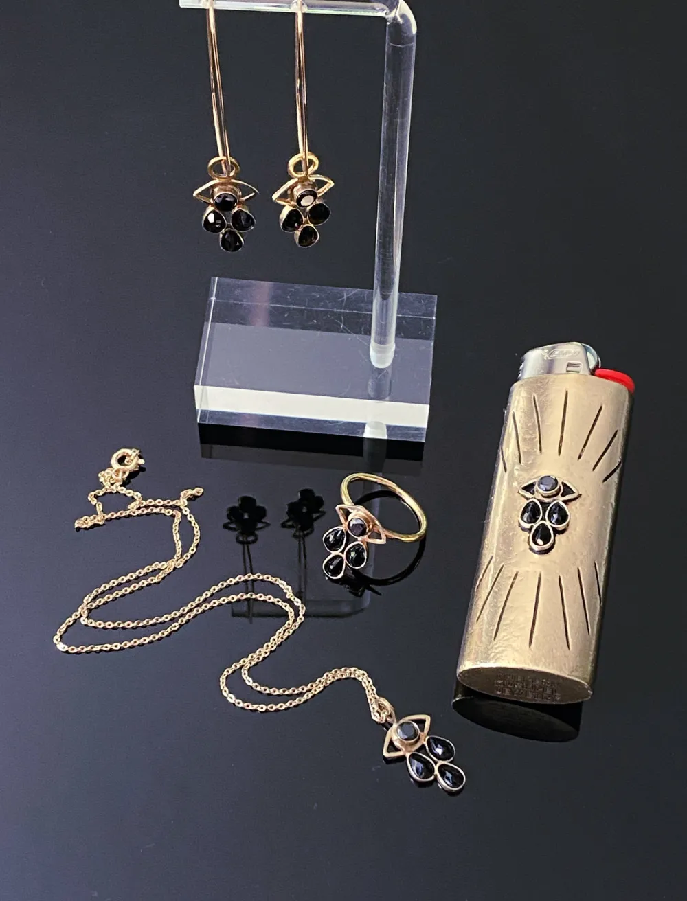 Refined Everyday Accessory 77