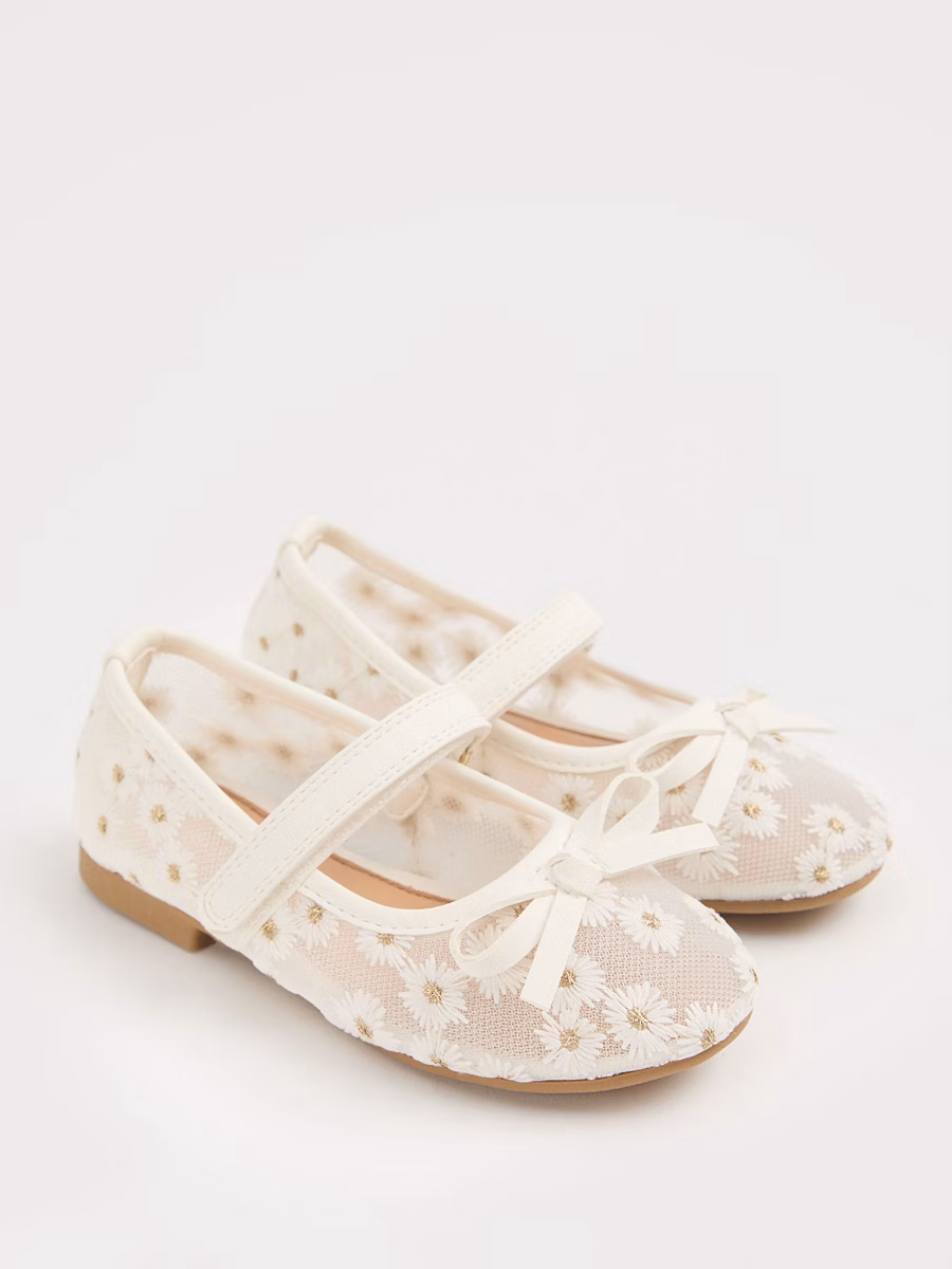 White Daisy Embroidery Mesh Ballet Shoes detail 2