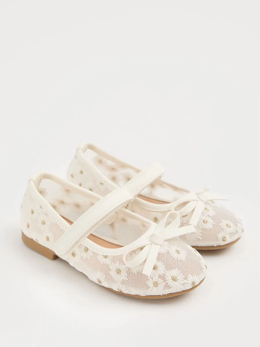 White Daisy Embroidery Mesh Ballet Shoes