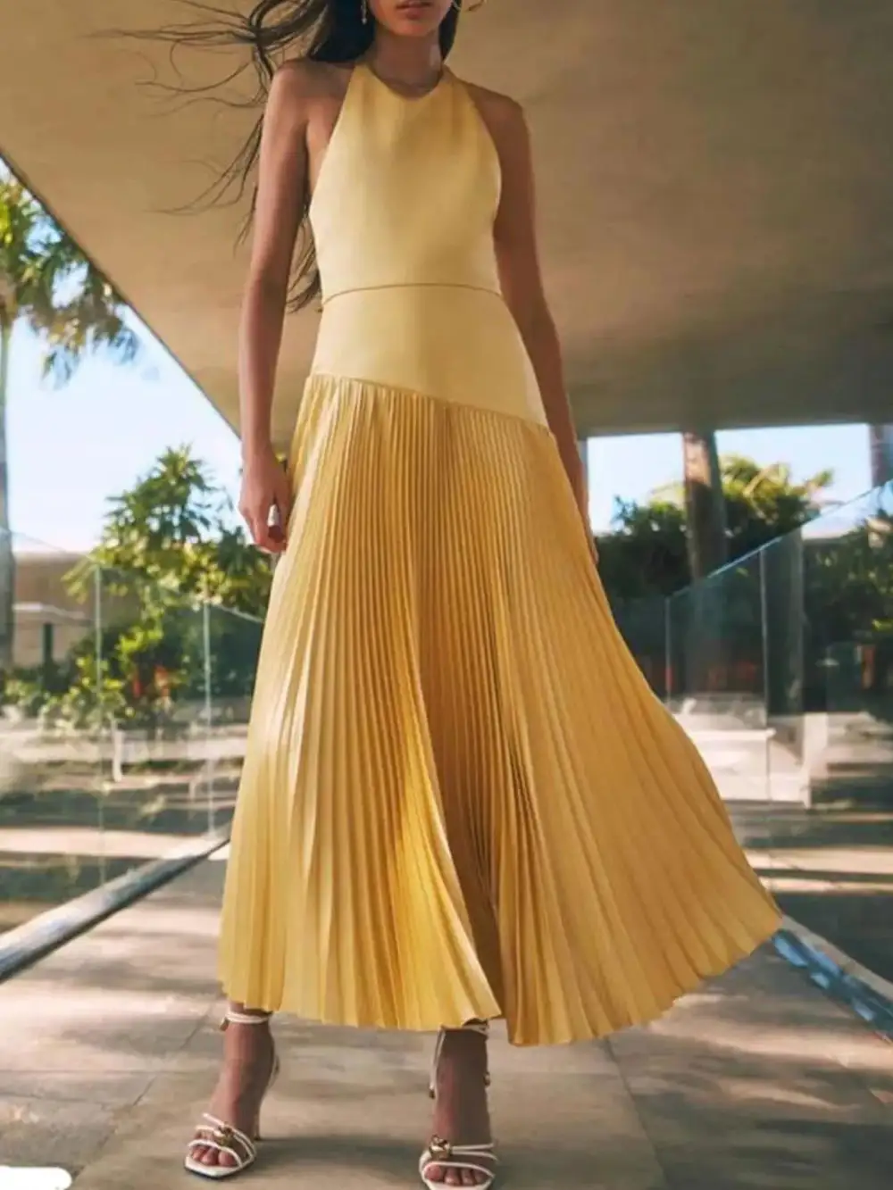 Textured Detail Pleated Maxi Dress