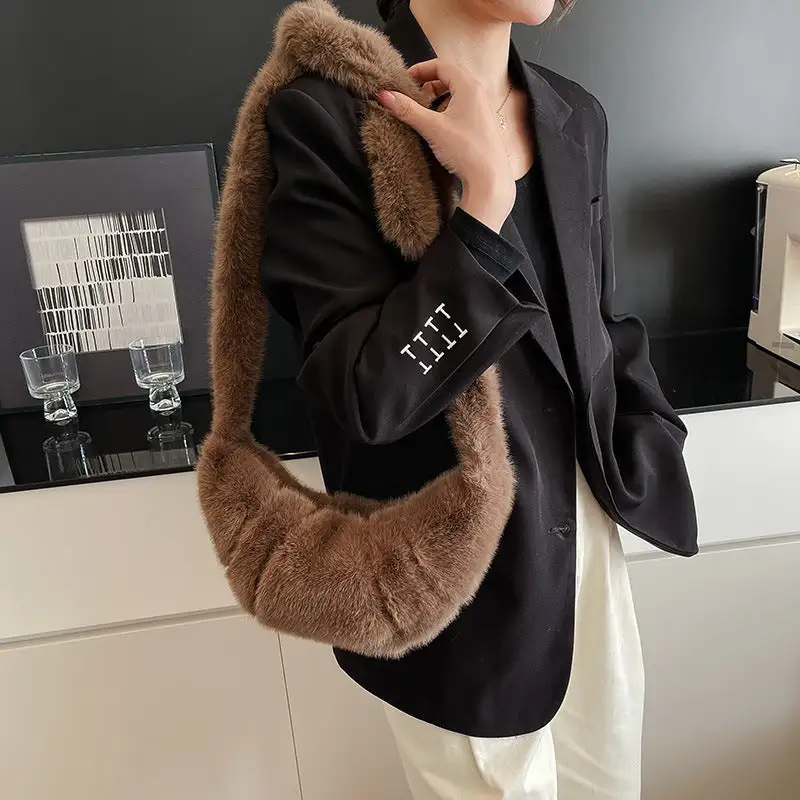 Structured Relaxed Hobo Bag