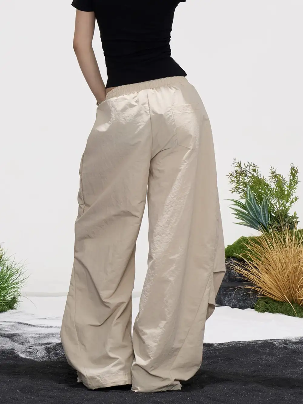 Wide-Leg Star-Graphic  Pants