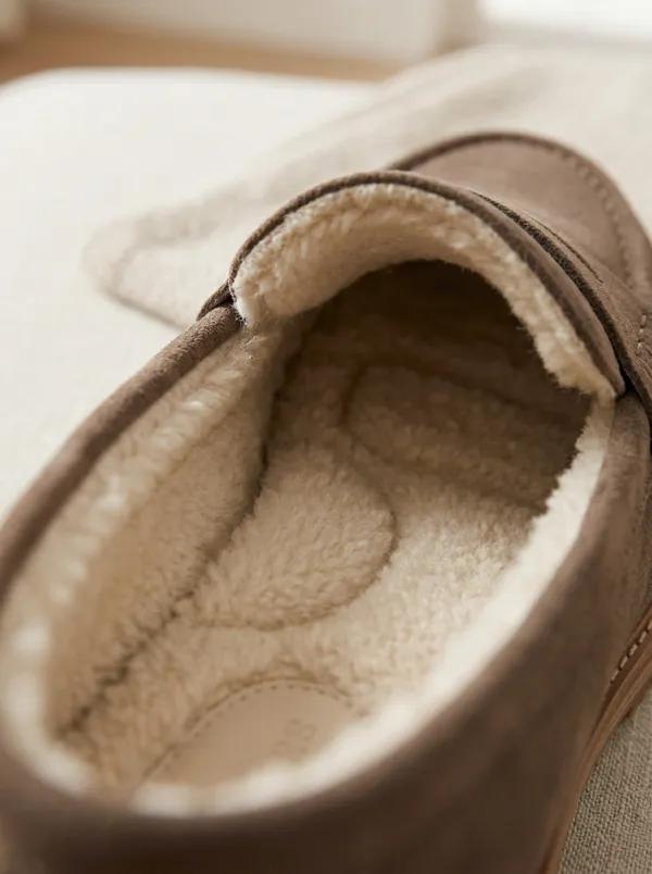 Women's Rugged Faux Fur Lined Winter Suede Wood Sole Loafers