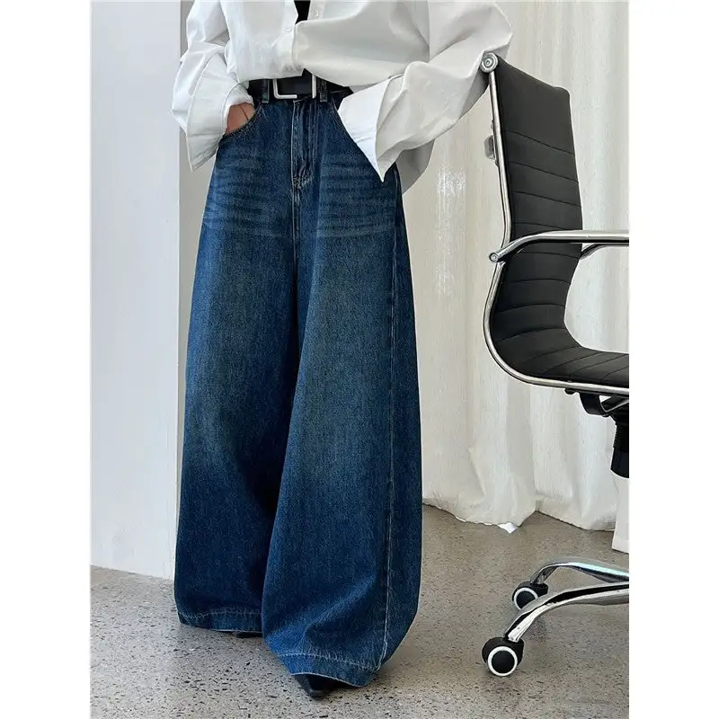 Women's Straight Leg Loose Fit Washed Jeans