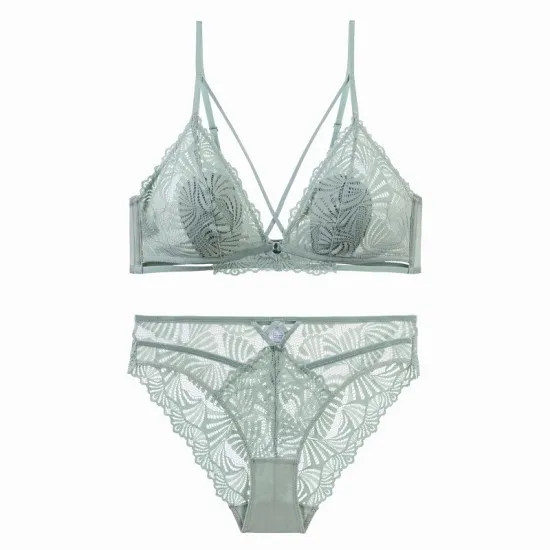 Classic Wireless Lace Triangle Bra Set