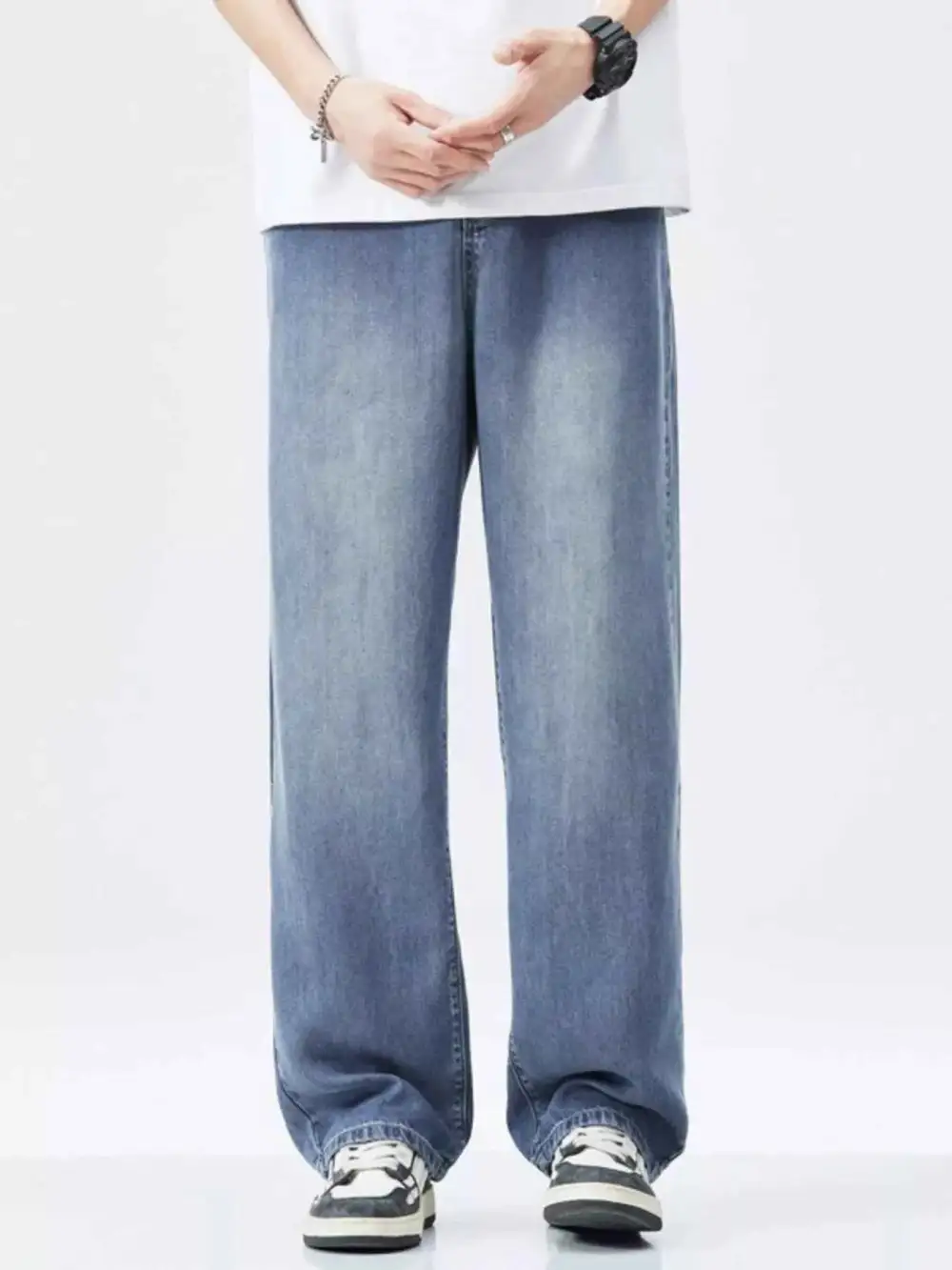 Relaxed Fit Wide Leg Vintage Wash Jeans