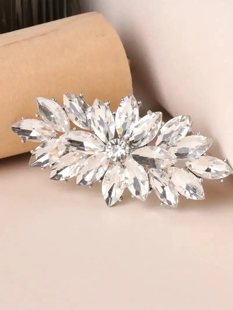 Artful Shape Decorative Brooch