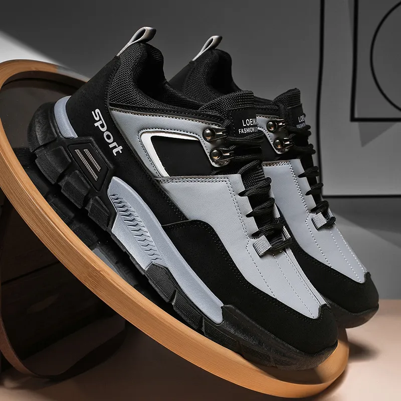 Men's Roomy Toe Trail Shoes